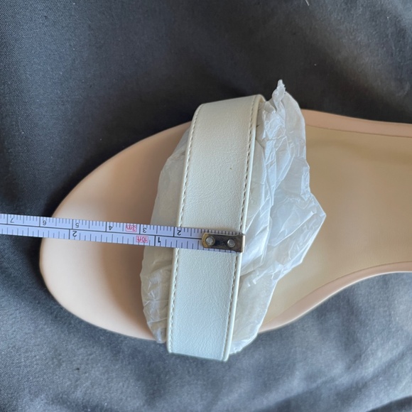 Lulus Two-Tone Taylor Heels (8) (BNWT / BNIB) - Picture 11 of 16